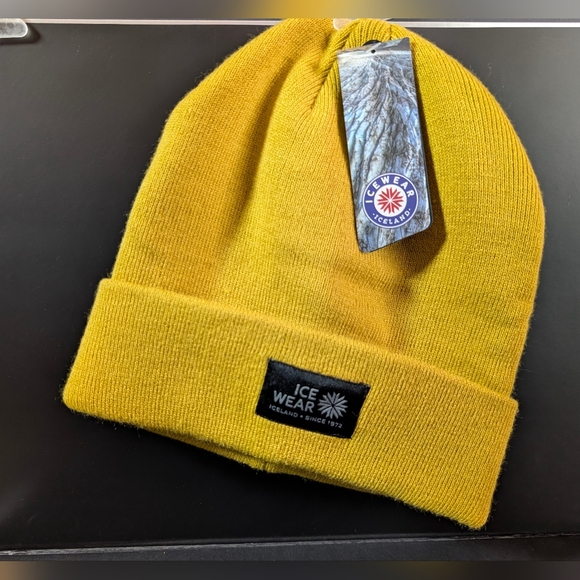 NWT Ice Wear Klettur Beanie Winter Hat - Picture 2 of 7